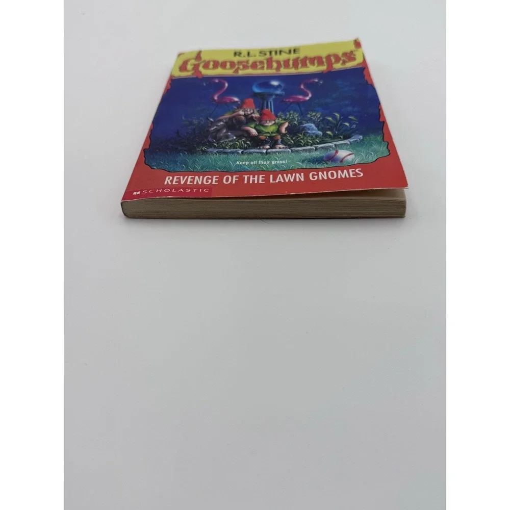 VTG Revenge of The Lawn Gnomes #34 R.L. Stine First scholastic printing 1995 EUC
